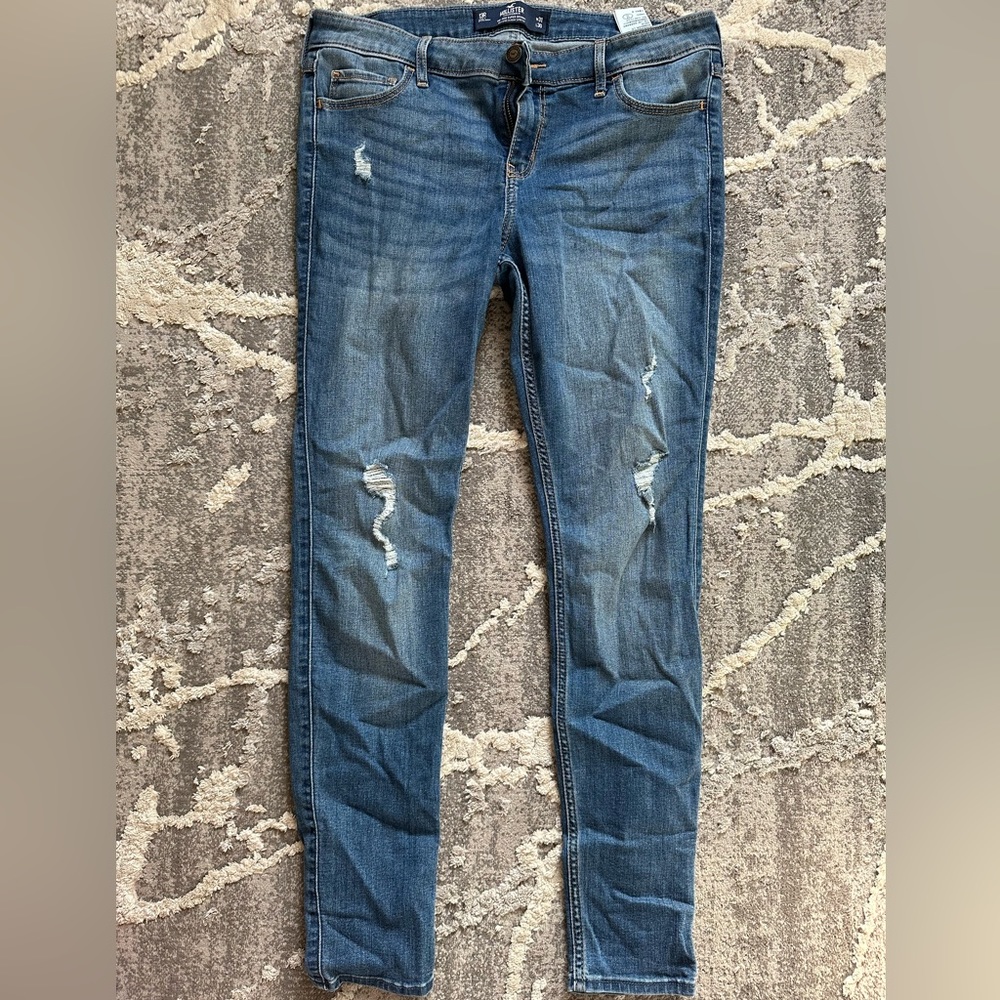 Hollister midrise distressed skinny jeans